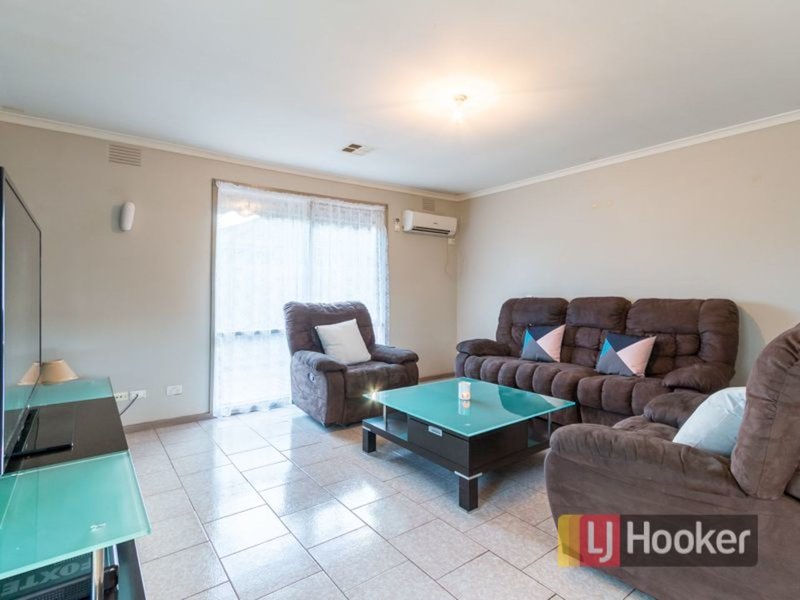 Photo - 15 Roma Avenue, Cranbourne VIC 3977 - Image 7