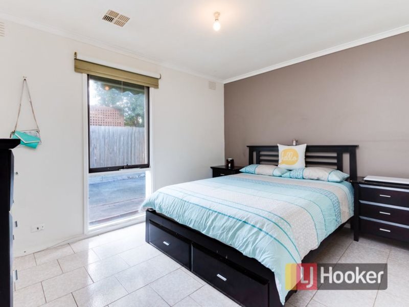 Photo - 15 Roma Avenue, Cranbourne VIC 3977 - Image 9