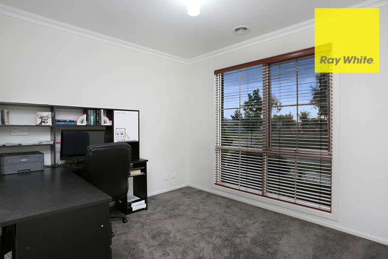 Photo - 15 Ronald Road, Point Cook VIC 3030 - Image 3