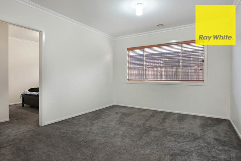 Photo - 15 Ronald Road, Point Cook VIC 3030 - Image 10