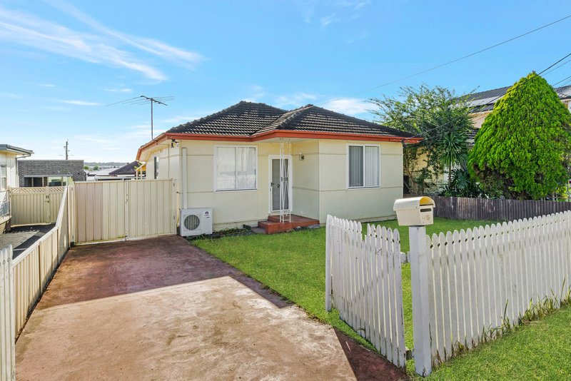Photo - 15 Rowley Street, Smithfield NSW 2164 - Image 1