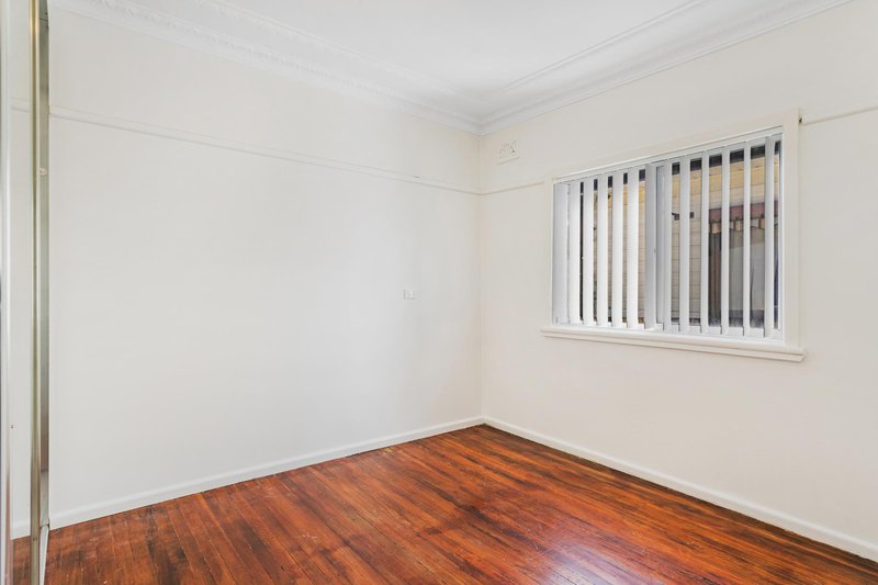 Photo - 15 Rowley Street, Smithfield NSW 2164 - Image 6