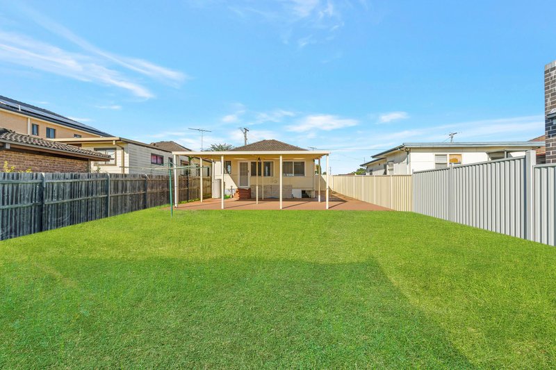 Photo - 15 Rowley Street, Smithfield NSW 2164 - Image 11