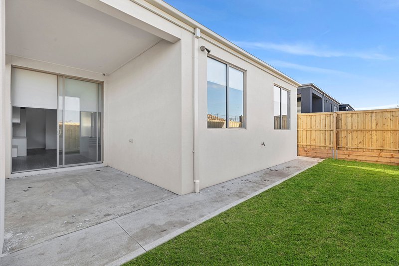 Photo - 15 Rubrum Road, Sunbury VIC 3429 - Image 14