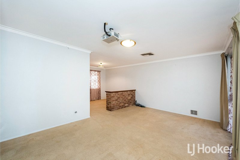 Photo - 15 Rushbrook Way, Thornlie WA 6108 - Image 7