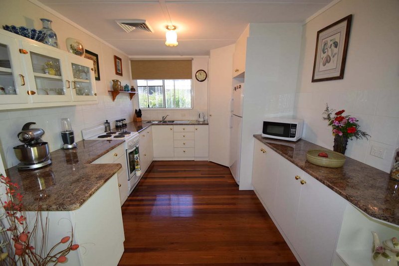 Photo - 15 Russell Street, Esk QLD 4312 - Image 2