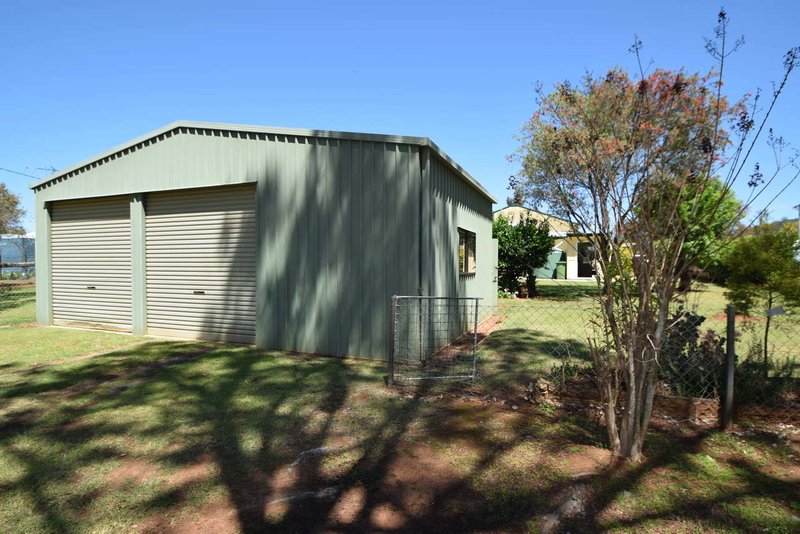 Photo - 15 Russell Street, Esk QLD 4312 - Image 4