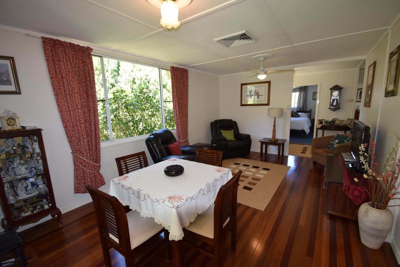 Photo - 15 Russell Street, Esk QLD 4312 - Image 5