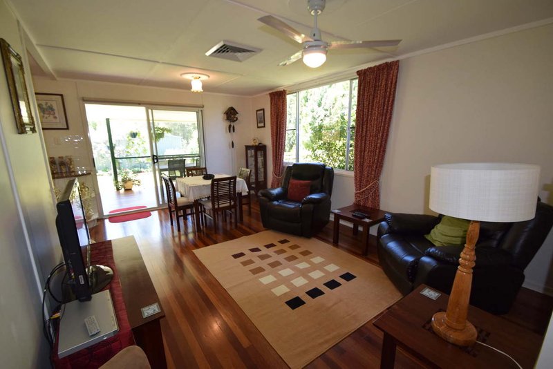 Photo - 15 Russell Street, Esk QLD 4312 - Image 10