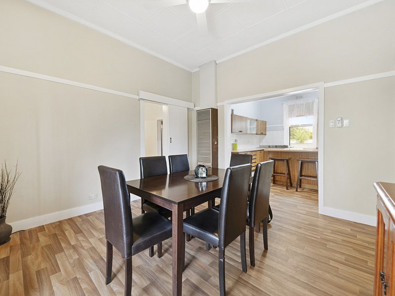 Photo - 15 Salisbury Street, Benalla VIC 3672 - Image 4