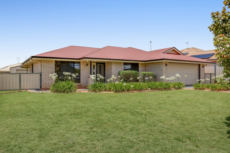 Photo - 15 Salisbury Street, Darling Heights QLD 4350 - Image 1