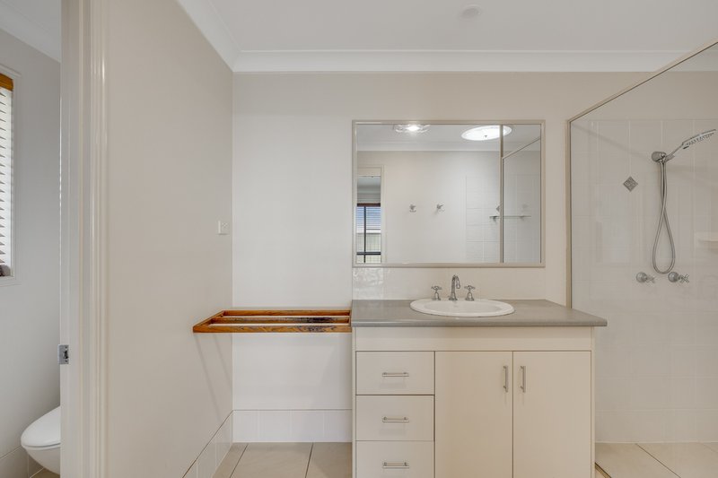 Photo - 15 Salisbury Street, Darling Heights QLD 4350 - Image 13