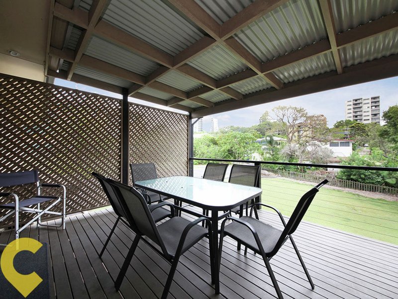 Photo - 15 Saltair Street, Kings Beach QLD 4551 - Image 16