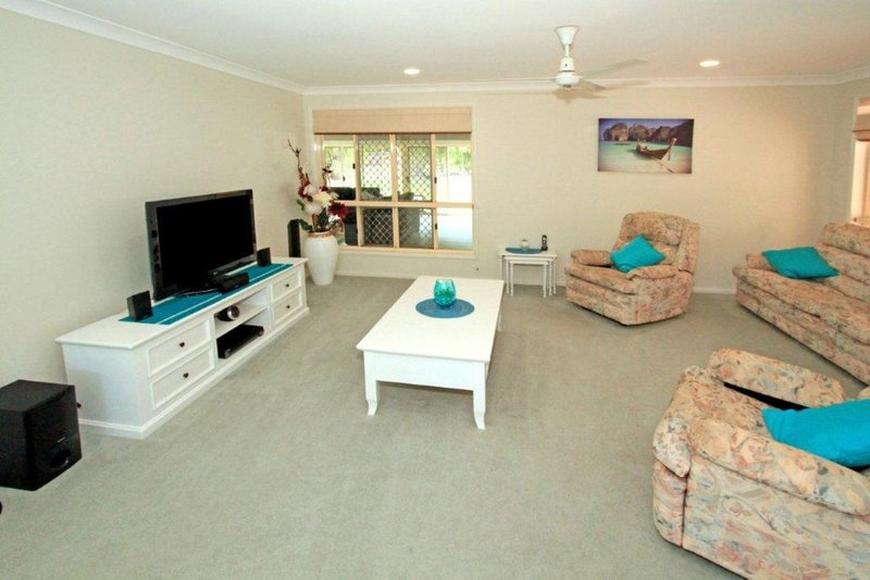 Photo - 15 Samuel Crescent, Parkhurst QLD 4702 - Image 2