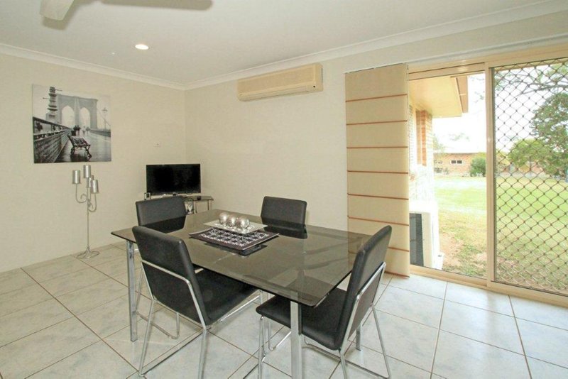 Photo - 15 Samuel Crescent, Parkhurst QLD 4702 - Image 5