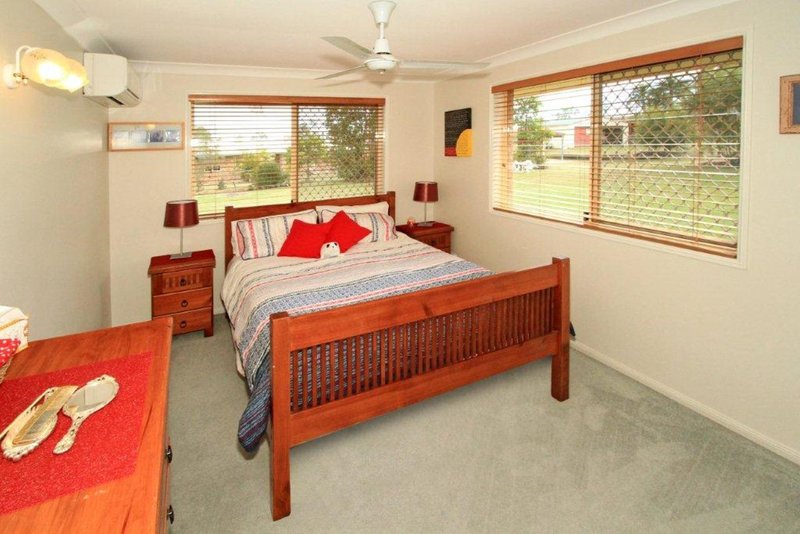 Photo - 15 Samuel Crescent, Parkhurst QLD 4702 - Image 7