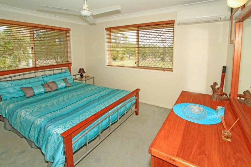 Photo - 15 Samuel Crescent, Parkhurst QLD 4702 - Image 8