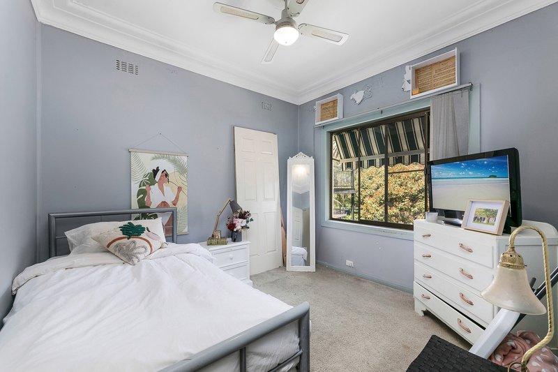 Photo - 15 Sandakan Road, Revesby Heights NSW 2212 - Image 6