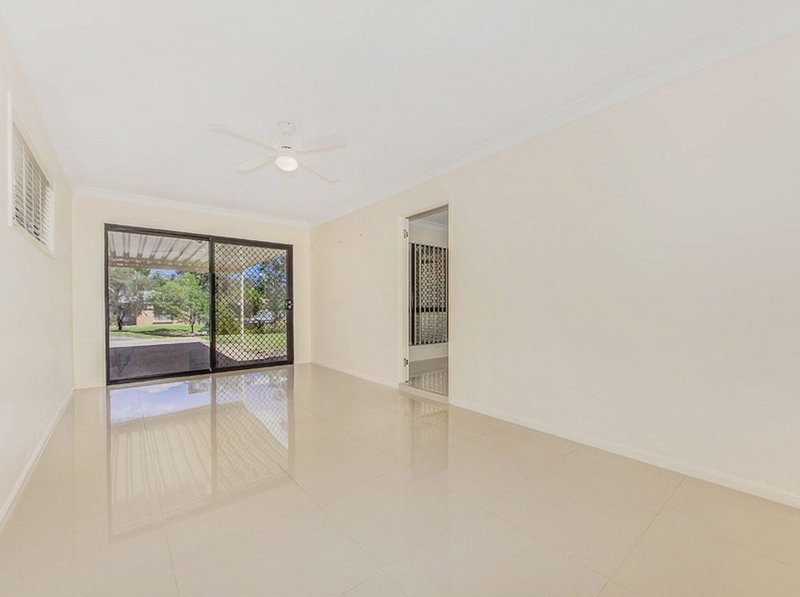 Photo - 15 Sandalwood Street, Sinnamon Park QLD 4073 - Image 10