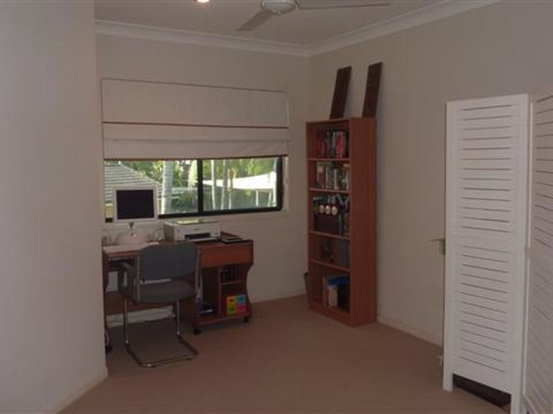 Photo - 1/5 Sandown Avenue, Bundall QLD 4217 - Image 13