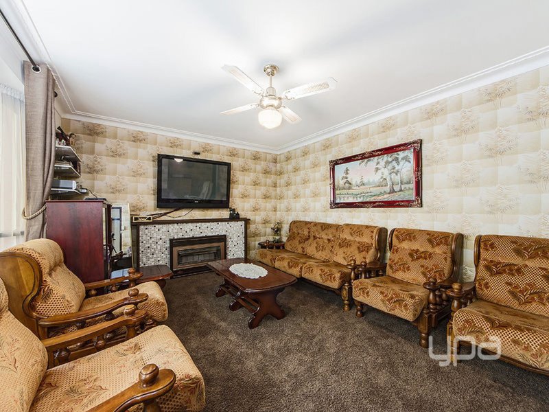 Photo - 15 Sandra Street, Kings Park VIC 3021 - Image 3