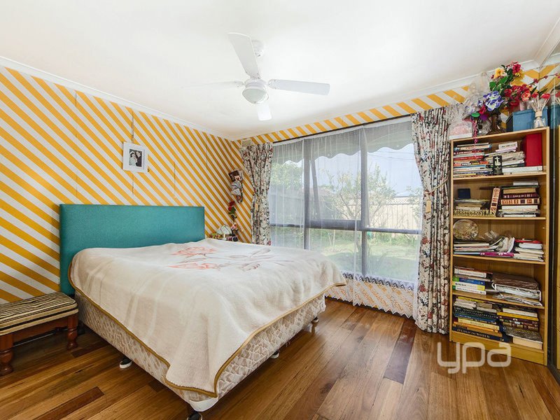 Photo - 15 Sandra Street, Kings Park VIC 3021 - Image 7