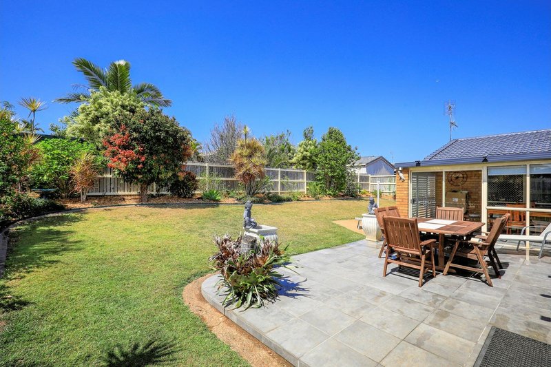 Photo - 15 Santa Fe Drive, Avoca QLD 4670 - Image 15