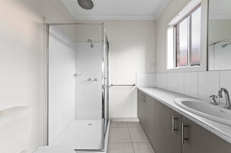 Photo - 15 Sarton Link, Pakenham VIC 3810 - Image 10