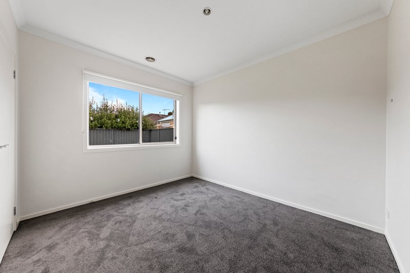 Photo - 15 Sarton Link, Pakenham VIC 3810 - Image 16