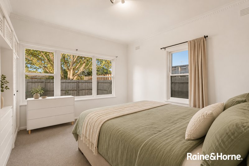 Photo - 15 Savage Street, Pakenham VIC 3810 - Image 6