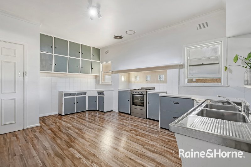 Photo - 15 Savage Street, Pakenham VIC 3810 - Image 8