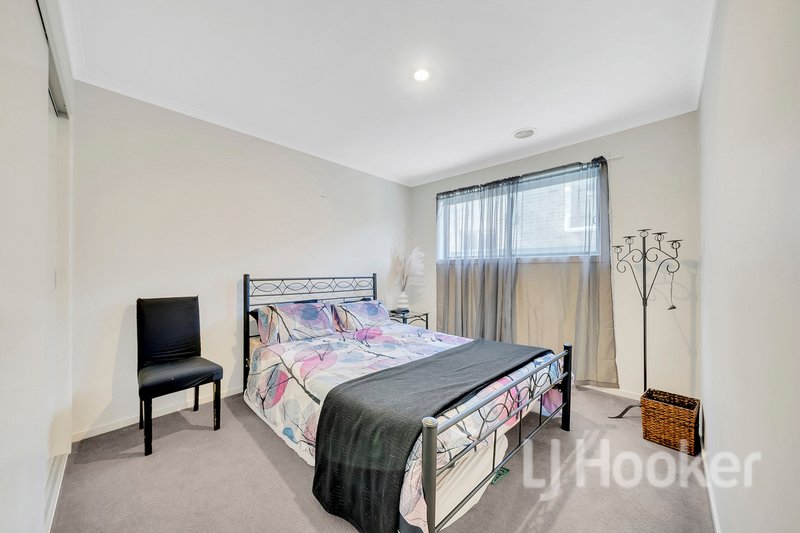 Photo - 15 Savery Court, Point Cook VIC 3030 - Image 10