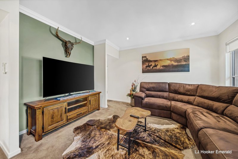 Photo - 15 Saville Street, Emerald QLD 4720 - Image 9