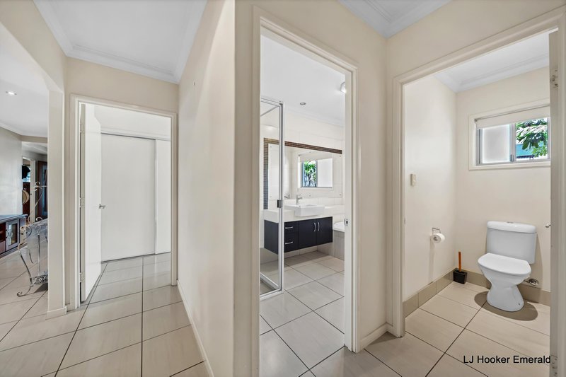 Photo - 15 Saville Street, Emerald QLD 4720 - Image 15