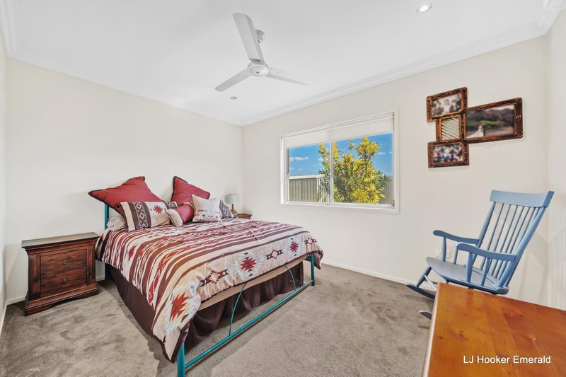 Photo - 15 Saville Street, Emerald QLD 4720 - Image 16