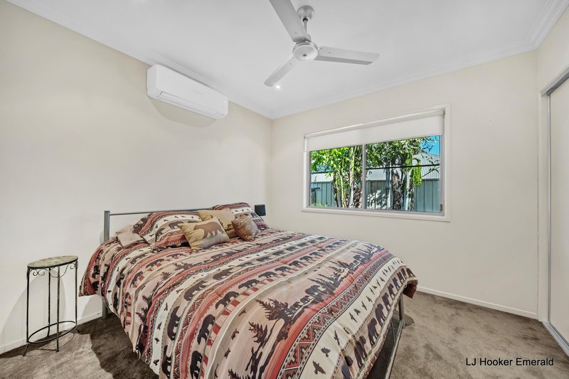 Photo - 15 Saville Street, Emerald QLD 4720 - Image 19