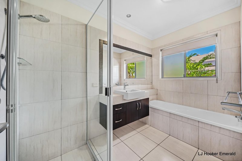 Photo - 15 Saville Street, Emerald QLD 4720 - Image 20