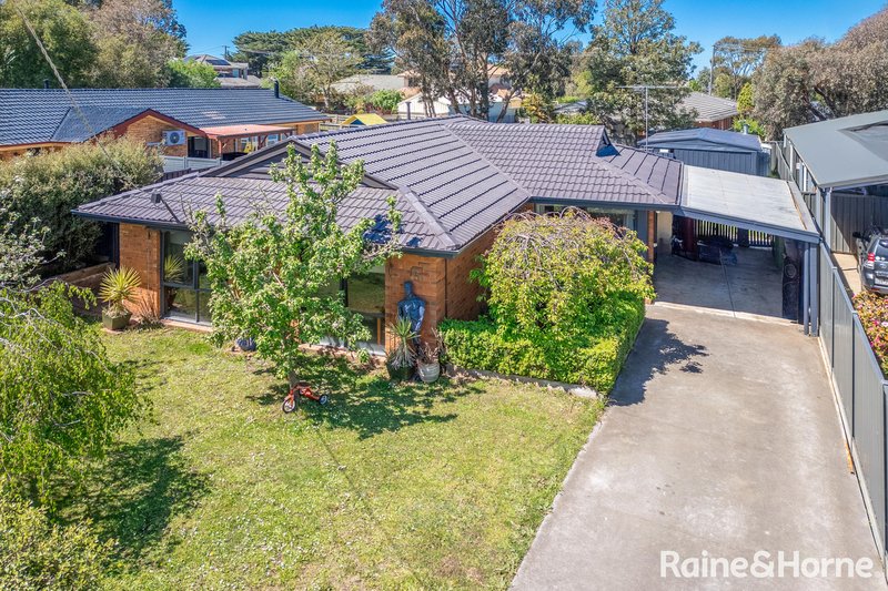 15 Scenic Court, Gisborne VIC 3437