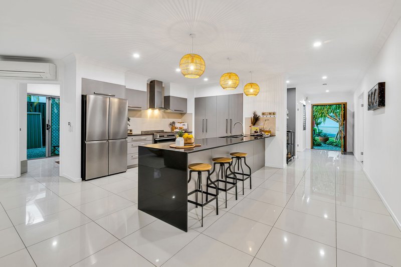Photo - 15 Scenic Crescent, Coomera QLD 4209 - Image 7