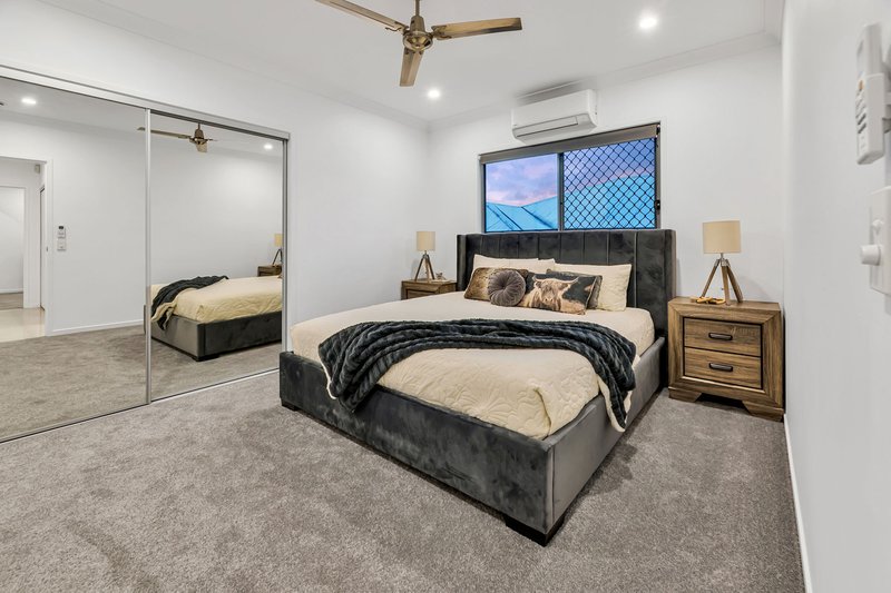 Photo - 15 Scenic Crescent, Coomera QLD 4209 - Image 15