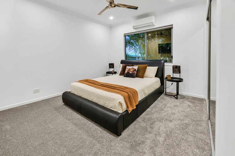 Photo - 15 Scenic Crescent, Coomera QLD 4209 - Image 16