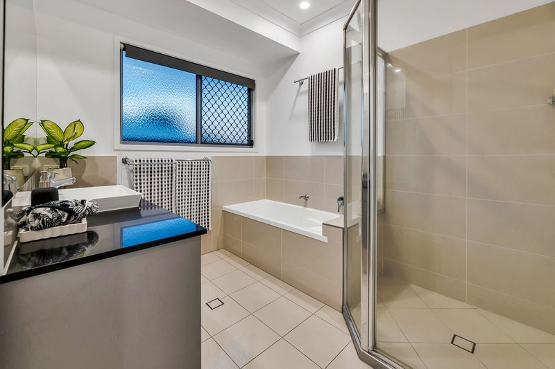 Photo - 15 Scenic Crescent, Coomera QLD 4209 - Image 17
