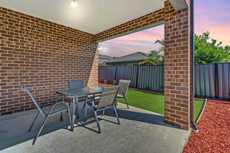 Photo - 15 Scoria Circuit, Craigieburn VIC 3064 - Image 19