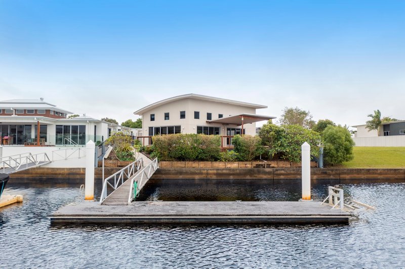 15 Sea Glint Place, Pelican Waters QLD 4551