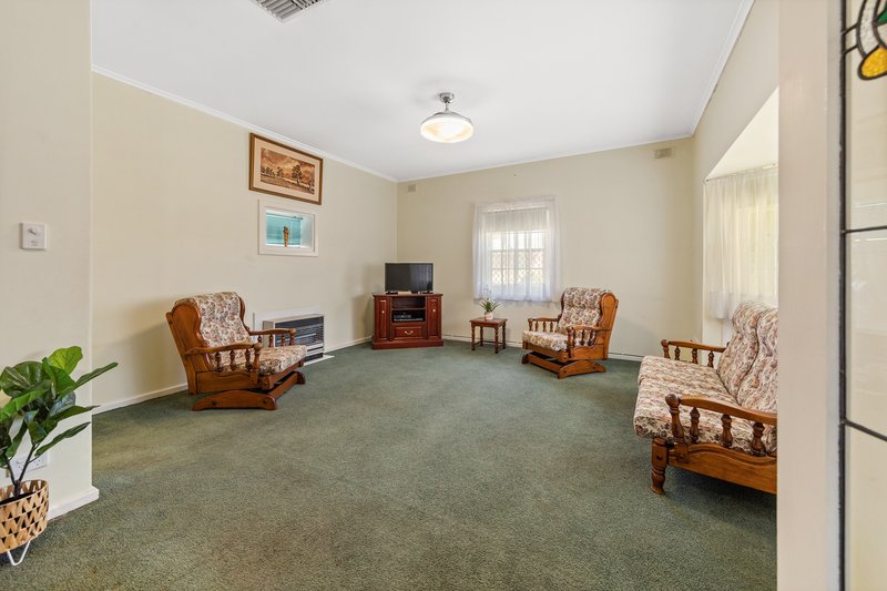 Photo - 15 Seaborough Road, Elizabeth Park SA 5113 - Image 4