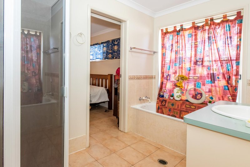 Photo - 15 Seabreeze Court, Slade Point QLD 4740 - Image 13