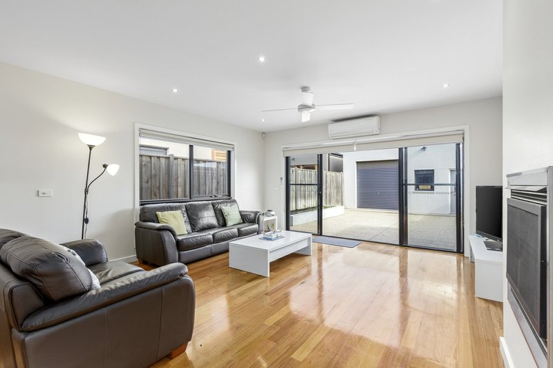 Photo - 15 Seacrest Walk, St Leonards VIC 3223 - Image 3