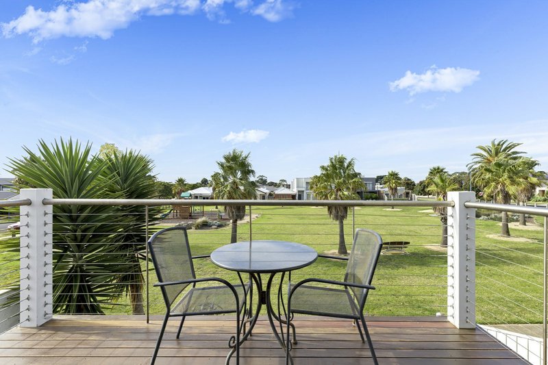 Photo - 15 Seacrest Walk, St Leonards VIC 3223 - Image 8