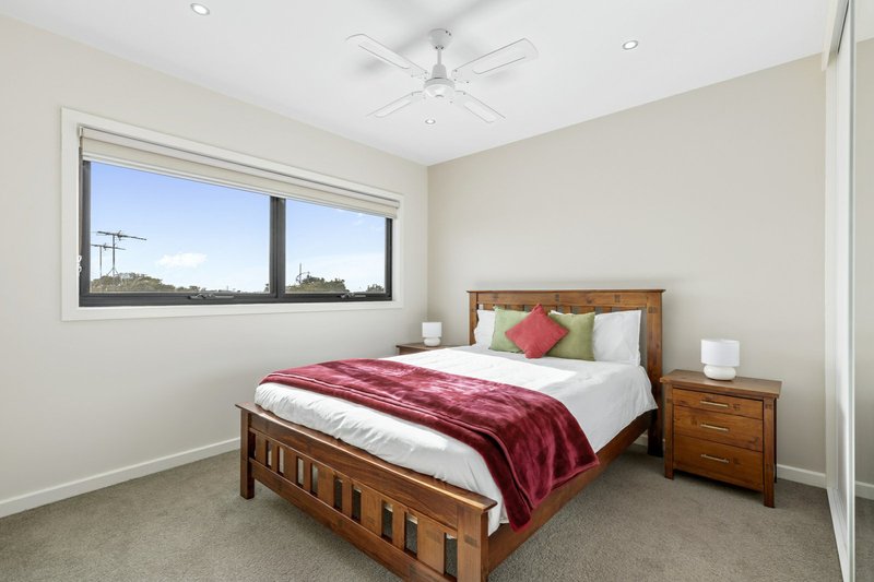 Photo - 15 Seacrest Walk, St Leonards VIC 3223 - Image 9