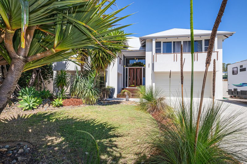 Photo - 15 Seaside Drive, Banksia Beach QLD 4507 - Image 5